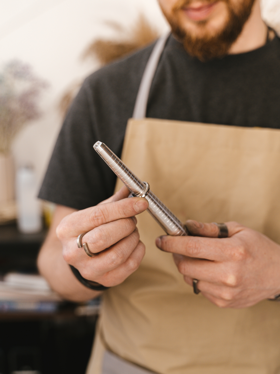 Check your ring size with quick ring rize finder